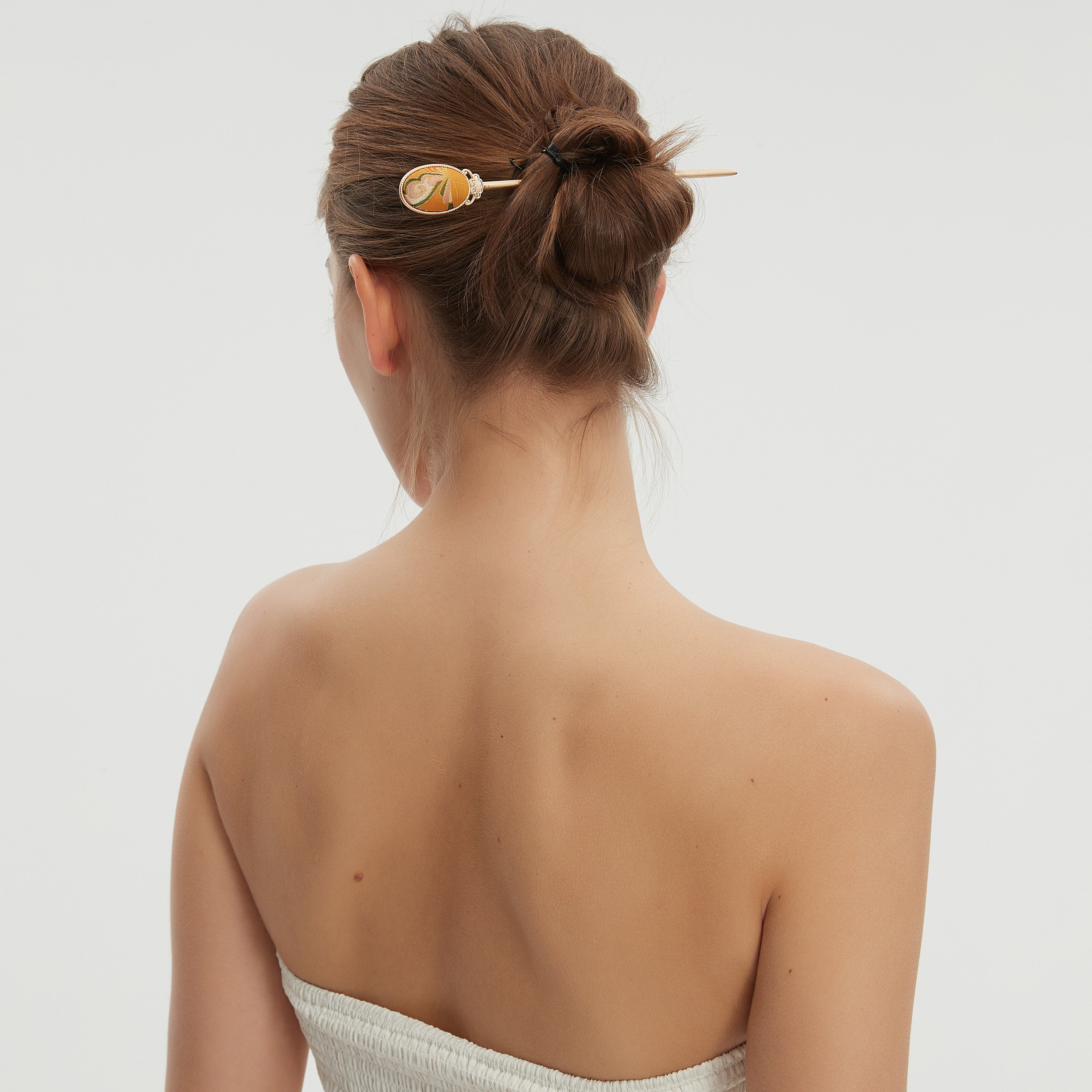 Oval Hairpin Song Brocade Butterfly-and-Flower Pattern • 18K Gold Plated